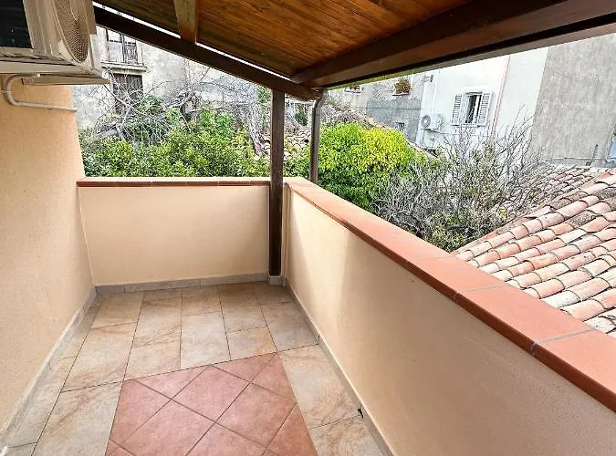 Oda ve Kahvaltı Ara